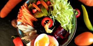Beitragsbild des Blogbeitrags Schwarze Reis Bowl – I am from Austria Edition