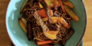 Beitragsbild des Blogbeitrags Asia-Steak Nudeln