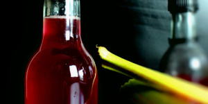 Beitragsbild des Blogbeitrags Rhabarber Sirup