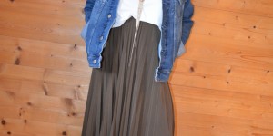 Beitragsbild des Blogbeitrags Wie kann ich meinen Plisseerock stylen?
