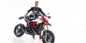 Beitragsbild des Blogbeitrags Ducati Hypermotard 939 SP im Fotostudio 