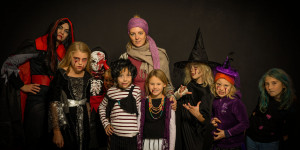 Beitragsbild des Blogbeitrags Fotoshooting Halloween im Fotostudio 2019 Hexen, Geister, Zombies, Clowns, Vampire, Kinder und Erwachsene… 