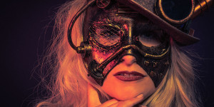Beitragsbild des Blogbeitrags Steampunk Portrait im Fotostudio mit Female Model Sandra Bildbearbeitung Retusche
