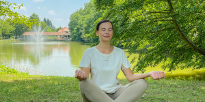 Beitragsbild des Blogbeitrags minded Shirts Breathe Collection ORGANIC CLOTHING FOR MINDFUL PEOPLE Productphotography Productvideo in Maribor mindedclo