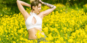 Beitragsbild des Blogbeitrags Natürliche Akt Erotik Portrait Fotografie Female Model Lisa