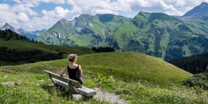 Beitragsbild des Blogbeitrags What to do in Lech in Summer – The Green Jewel of Austria After Ski Season