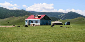 Beitragsbild des Blogbeitrags This is How to Travel to Mongolia – Overlanding the Least Densely Populated Country in the World