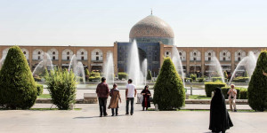 Beitragsbild des Blogbeitrags This Is How to Travel to Iran – Everything You Need to Know 