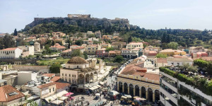 Beitragsbild des Blogbeitrags This is How to Travel to Athens – A City Guide for Greeces Capital