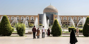 Beitragsbild des Blogbeitrags This Is How to Travel to Iran – Everything You Need to Know 
