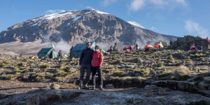Beitragsbild des Blogbeitrags Climbing Kilimanjaro Trek Guide – Successfully Summit Africas Highest Mountain 