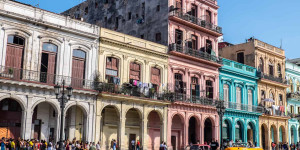 Beitragsbild des Blogbeitrags How to Travel to Cuba Guide: Navigating the Frustrations and Fascinations 