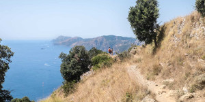 Beitragsbild des Blogbeitrags On the Path of the Gods – Hiking the Amalfi Coast Mountain Trail 