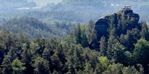 Beitragsbild des Blogbeitrags Hiking in Bohemian Switzerland National Park – The Wild Side of the Czech Republic 