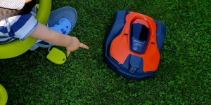 Beitragsbild des Blogbeitrags Husqvarna Spielzeug Automower im Test