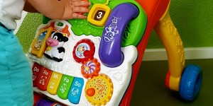 Beitragsbild des Blogbeitrags VTech Lauflernwagen – unsere Erfahrung