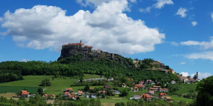 Beitragsbild des Blogbeitrags Familienausflug auf die imposante Riegersburg 