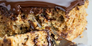 Beitragsbild des Blogbeitrags Gesunder glutenfreier Zucchinikuchen