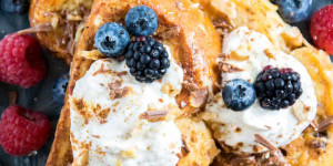 Beitragsbild des Blogbeitrags French Toast mit Vanille-Zimt-Ricotta und Nougat