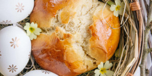 Beitragsbild des Blogbeitrags Dinkel-Osterpinzen ohne Zucker