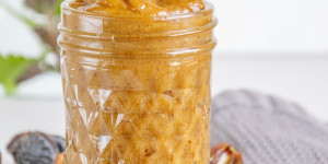 Beitragsbild des Blogbeitrags Dattelcreme – gesunde Zuckeralternative