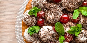 Beitragsbild des Blogbeitrags Kokos-Stracciatella Kuchen