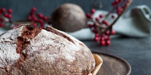 Beitragsbild des Blogbeitrags Rote Beete Brot mit Walnüssen