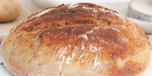 Beitragsbild des Blogbeitrags Rustikales Kartoffelbrot