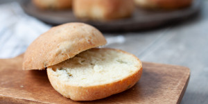 Beitragsbild des Blogbeitrags Käse Jalapeño Brötchen
