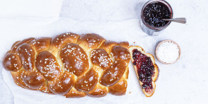Beitragsbild des Blogbeitrags Hefezopf mit Trockenhefe
