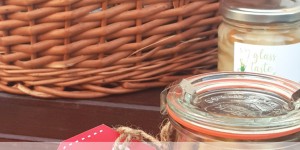 Beitragsbild des Blogbeitrags Grillgut im Glas: Eingelegte Zwiebeln als Mitbringsel zum Grillfest