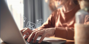 Beitragsbild des Blogbeitrags DKIM & DMARC: Keine Macht den E-Mail-Betrügern