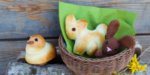 Beitragsbild des Blogbeitrags Hasen, Küken aus Brioche formen