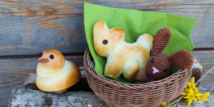 Beitragsbild des Blogbeitrags Hasen, Küken aus Brioche formen