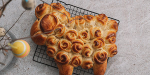 Beitragsbild des Blogbeitrags Osterlämmchen aus Brioche 