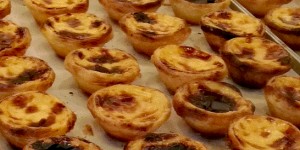 Beitragsbild des Blogbeitrags Pastéis de Nata | Portugiesische Puddingtörtchen 