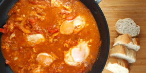 Beitragsbild des Blogbeitrags Shakshuka | Orientalische Köstlichkeit aus der Pfanne 