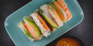 Beitragsbild des Blogbeitrags Sommerrollen mit Halloumi