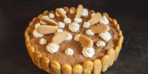 Beitragsbild des Blogbeitrags Omas Malakofftorte | Köstliches Familienrezept
