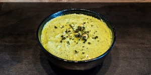 Beitragsbild des Blogbeitrags Kürbiskernpesto | Herbstliche Pasta Sauce