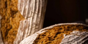 Beitragsbild des Blogbeitrags Bergsteiger Brot – einfaches Sauerteigbrot-Rezept