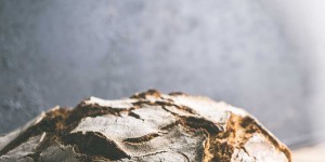 Beitragsbild des Blogbeitrags Brotbacken im Heimbackofen… ganz einfach
