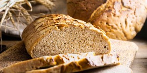 Beitragsbild des Blogbeitrags Tiroler Bauernbrot – Rezept für Sauerteig-Mischbrot