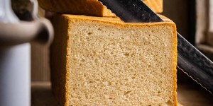 Beitragsbild des Blogbeitrags Dinkeltoastbrot Rezept mit Sauerteig