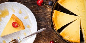Beitragsbild des Blogbeitrags Honigcheesecake vom Grill [mit Dr. Oetker] 