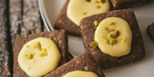 Beitragsbild des Blogbeitrags Falsche Butterbrote – Rezept für Weihnachtskekse