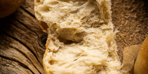 Beitragsbild des Blogbeitrags Schweizer Bürli – super einfaches Brötchenrezept für jeden Tag