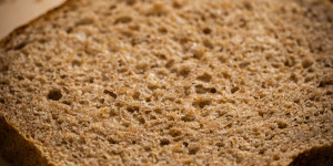 Beitragsbild des Blogbeitrags Vollkorntoast – saftiges, aromatisches Rezept