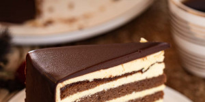 Beitragsbild des Blogbeitrags Austria Torte – Rezept wie vom Konditor, nur besser