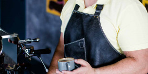 Beitragsbild des Blogbeitrags Mann backt Kaffeeröstung – Mein eigener Kaffee ist da!